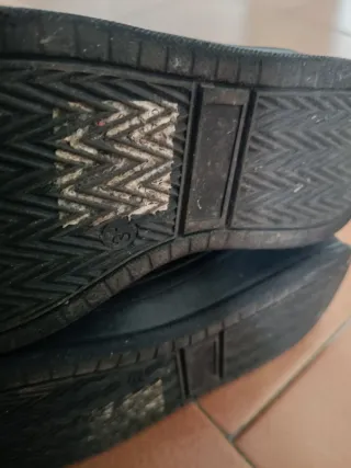 Stivaletti scamosciati n. 31 con strass