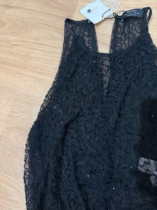 Top Bershka abalorios negro talla S