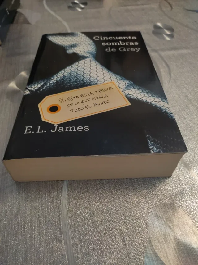 CINCUENTA SOMBRAS DE GREY