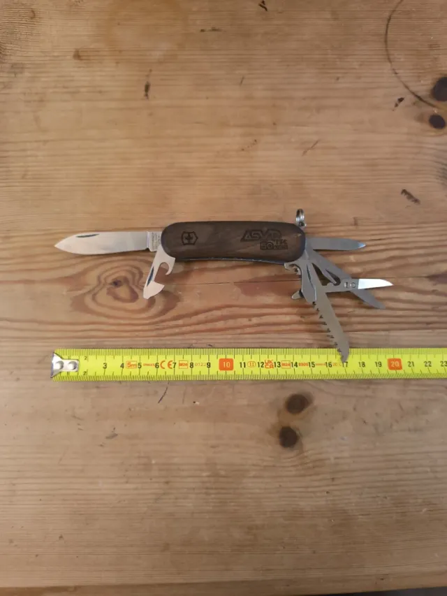 Navaja Victorinox Delemont Eco Wood 150 Años