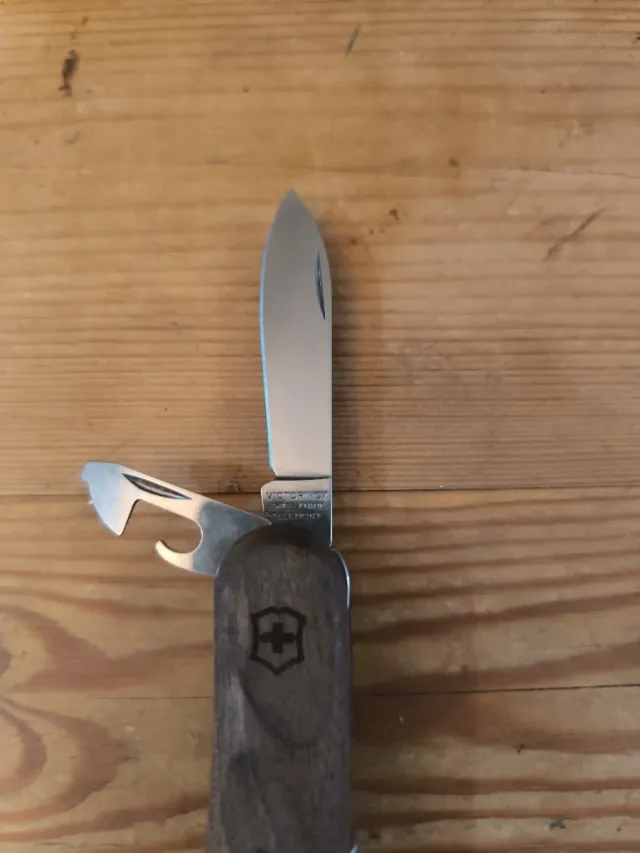 Navaja Victorinox Delemont Eco Wood 150 Años