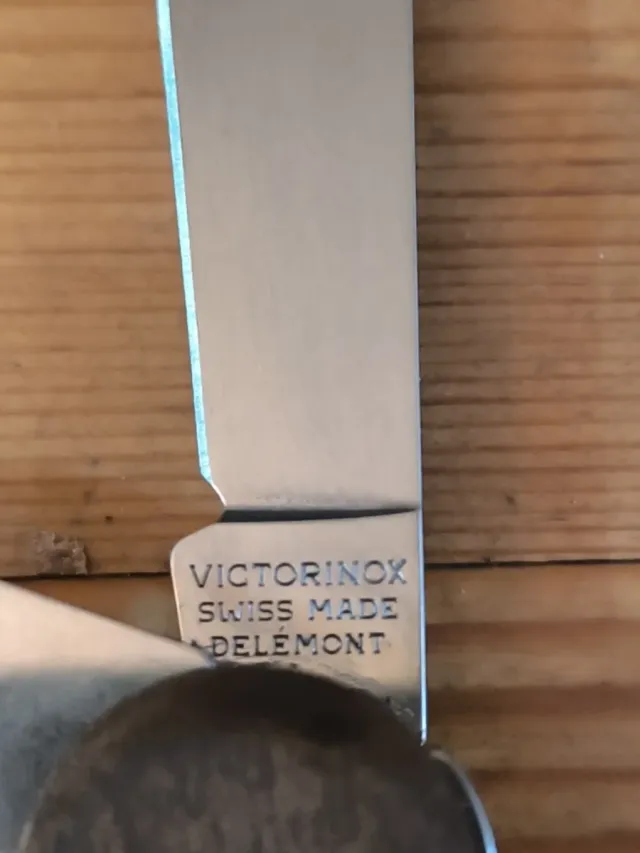 Navaja Victorinox Delemont Eco Wood 150 Años