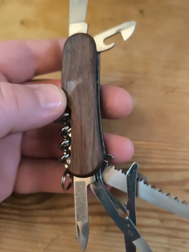 Navaja Victorinox Delemont Eco Wood 150 Años