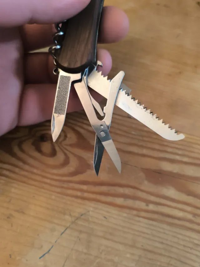 Navaja Victorinox Delemont Eco Wood 150 Años