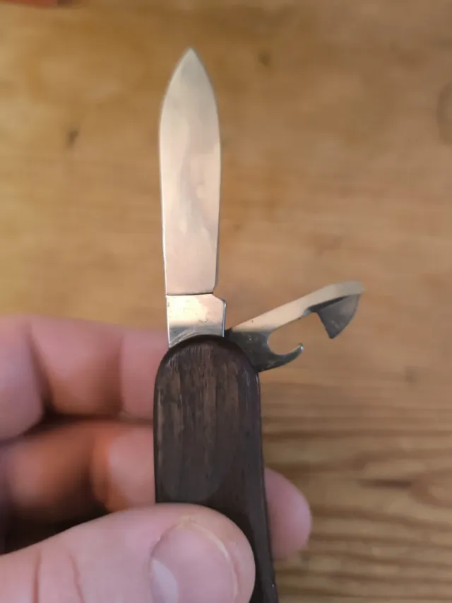 Navaja Victorinox Delemont Eco Wood 150 Años
