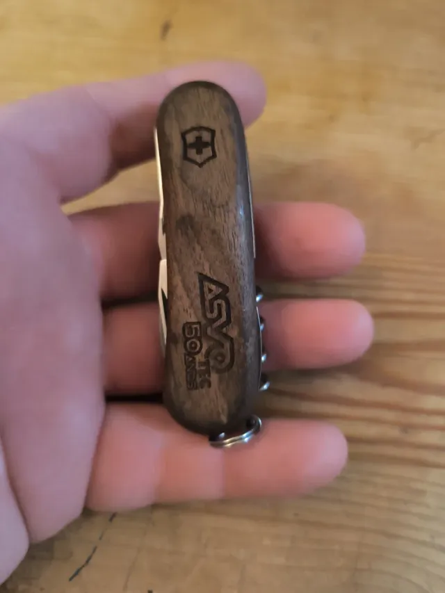Navaja Victorinox Delemont Eco Wood 150 Años
