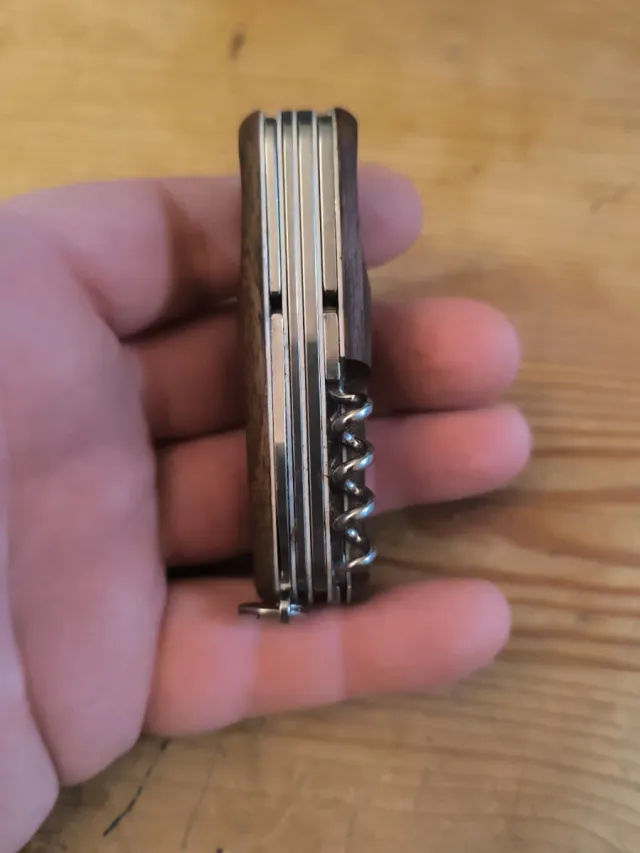 Navaja Victorinox Delemont Eco Wood 150 Años