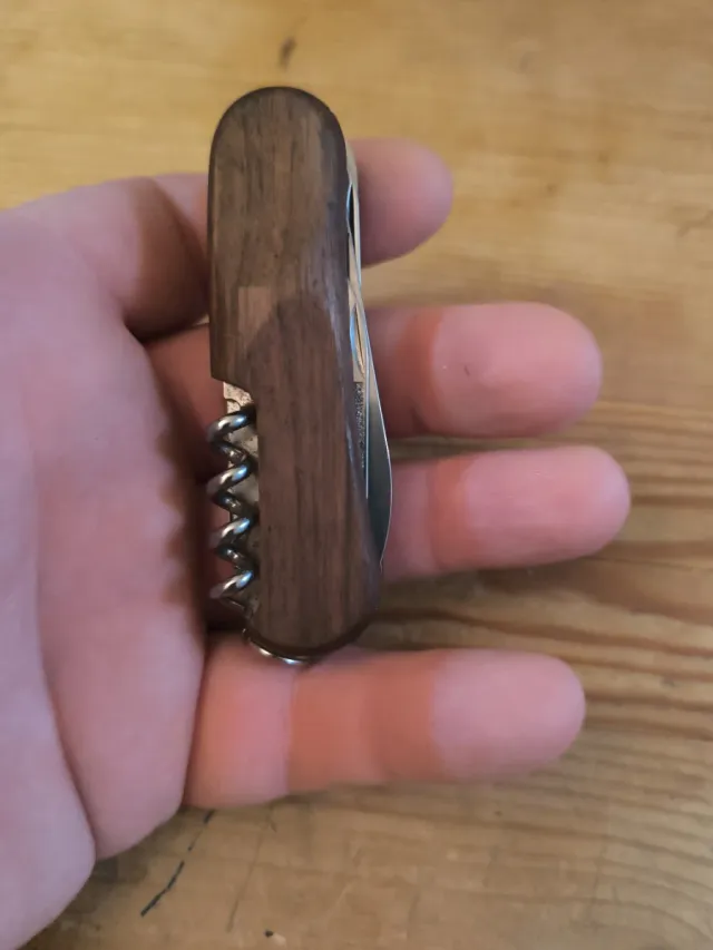 Navaja Victorinox Delemont Eco Wood 150 Años