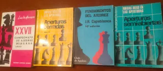 Lote de cuatro libros de ajedrez