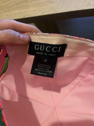 Gorra Gucci de fresas