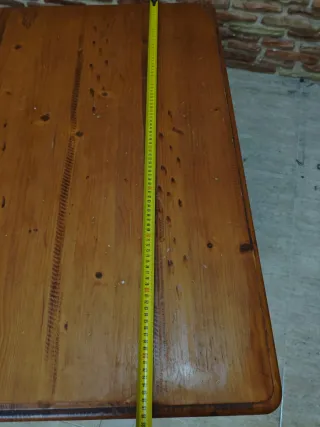 Conjunto de varios muebles de madera.