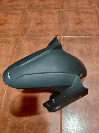 Guardabarros Delantero Benelli TRK Negro