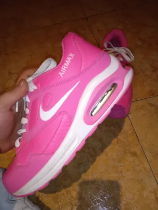Deportivas Nike Rosas Talla 39 precio negociable