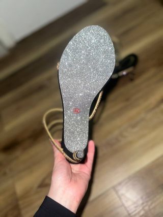 Zapatos negros y dorados talla 42