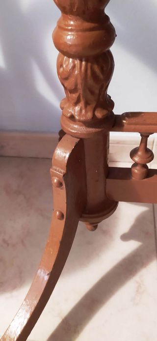 MESA AUXILIAR ANTIGUA