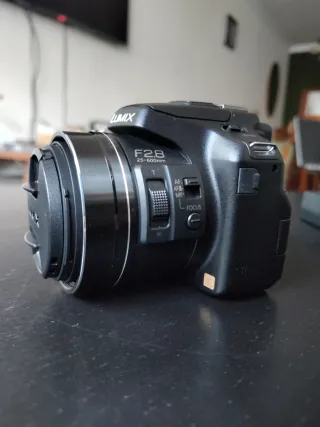 Cámara Panasonic Lumix DMC-FZ200