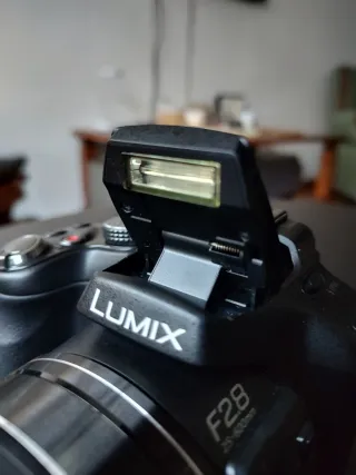 Cámara Panasonic Lumix DMC-FZ200