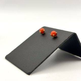 Pendientes de oro 18kt con coral naranja