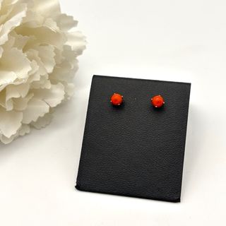 Pendientes de oro 18kt con coral naranja