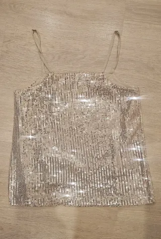 Top lentejuelas dorado. Talla S. Sin estrenar