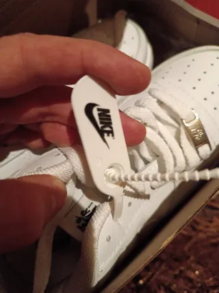 Sapatilhas Nike Air Force 1 Branco Dourado