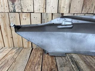 TAPA TRASERA DERECHA SUZUKI BURGMAN 650 2003