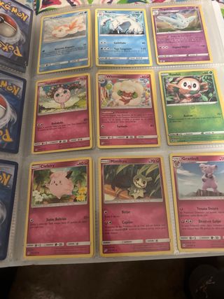 Álbum Pokémon TCG BreakThrough Charizard