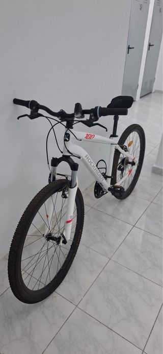 Bicicleta Rockrider 100 Blanca. Usada dos veces