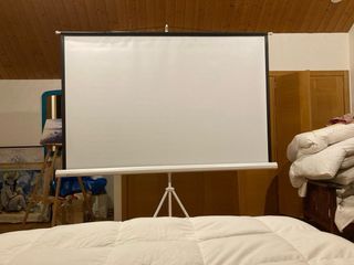 Pantalla de proyección trípode desmontable. Ideal