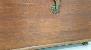 Baúl de madera antiguo