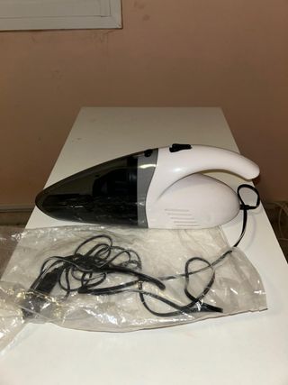 Aspiradora Portátil Blanca y Negra