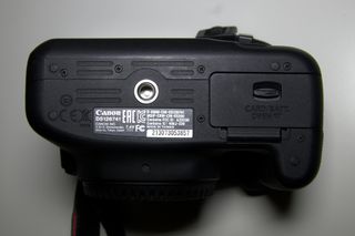 Cámara Digital Canon EOS 2000D Negra