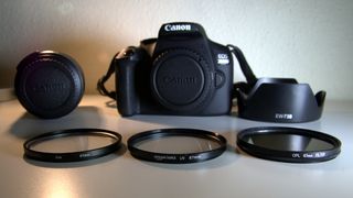 Cámara Digital Canon EOS 2000D Negra