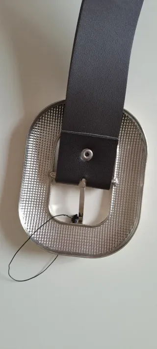 Cintura Zara con hebilla plateada