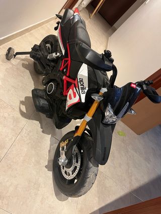 Moto Eléctrica Aprilia Dorsoduro Niños