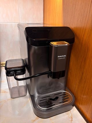 Cafetera Taurus Accento Latte Superautomatica