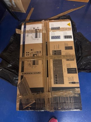 Mesa de Mezclas Behringer Eurodesk SX3282