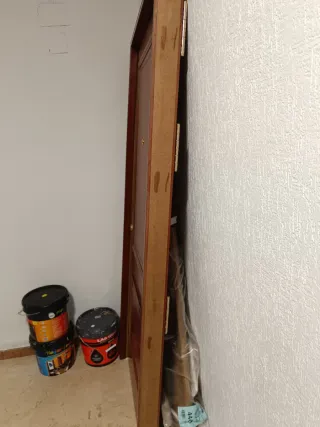 Puerta de seguridad nueva sin instalar. M 84 x2,4