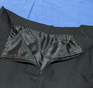 Falda midi negra drapeada