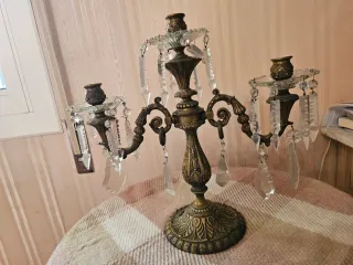 Candelabro antiguo metal trabajado cristal