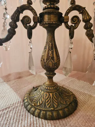 Candelabro antiguo metal trabajado cristal