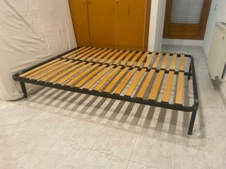 Letto matrimoniale con sommier e materasso in lattice