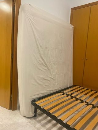 Letto matrimoniale con sommier e materasso in lattice