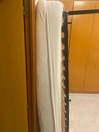 Letto matrimoniale con sommier e materasso in lattice