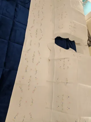 Lenzuolo e federe in lino ricamato