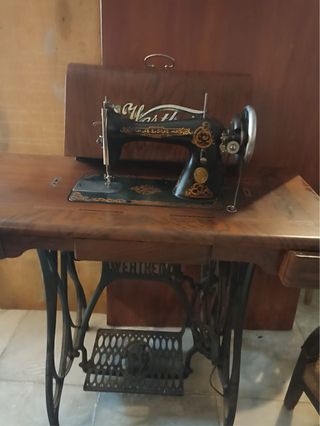 Máquina de coser antigua Wertheim