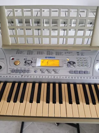 Yamaha PSR-275