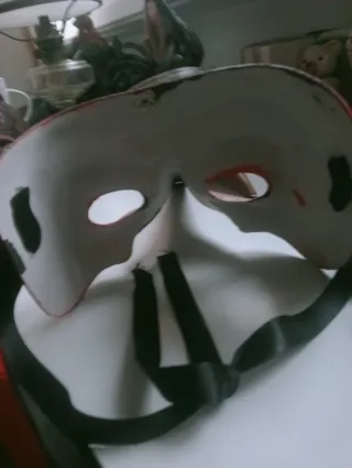 Maschere teatrali in plastica