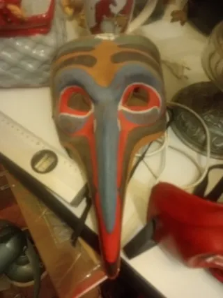 Maschere teatrali in plastica