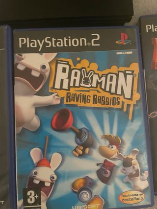 PlayStation 2 Negra con 3 Juegos y Mandos